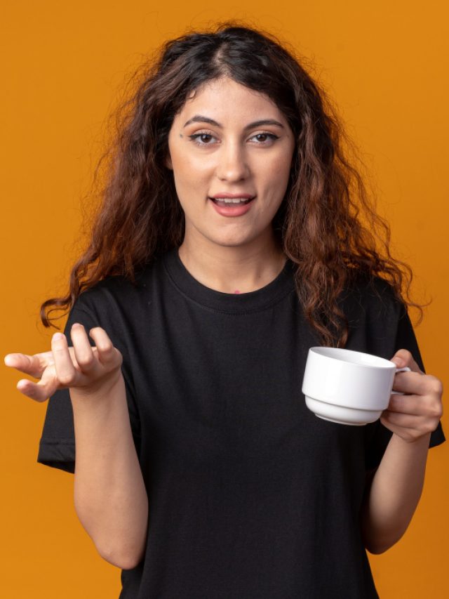 6 WAYS YOU MIGHT BE DRINKING YOUR TEA ALL WRONG!