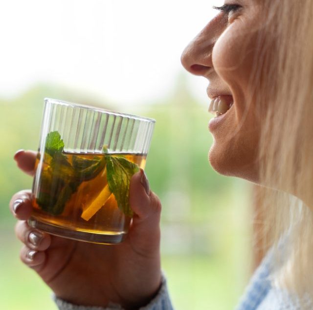 Brew the healthiest green tea: Use high-quality leaves, steep at 160-170°F for 2-3 mins, and avoid adding milk or sweeteners for maximum benefits.